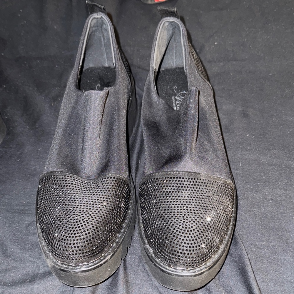 AZURA ZADIE SLIP-ON SHOE